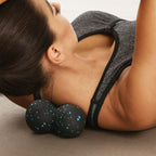 Massage de la nuque avec double boule du kit massage dos